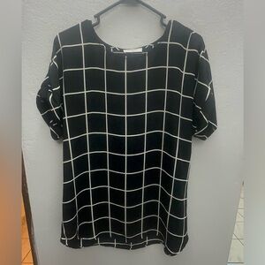 Zenana Outfitters Black Windowpane Grid Short Sleeve Tunic